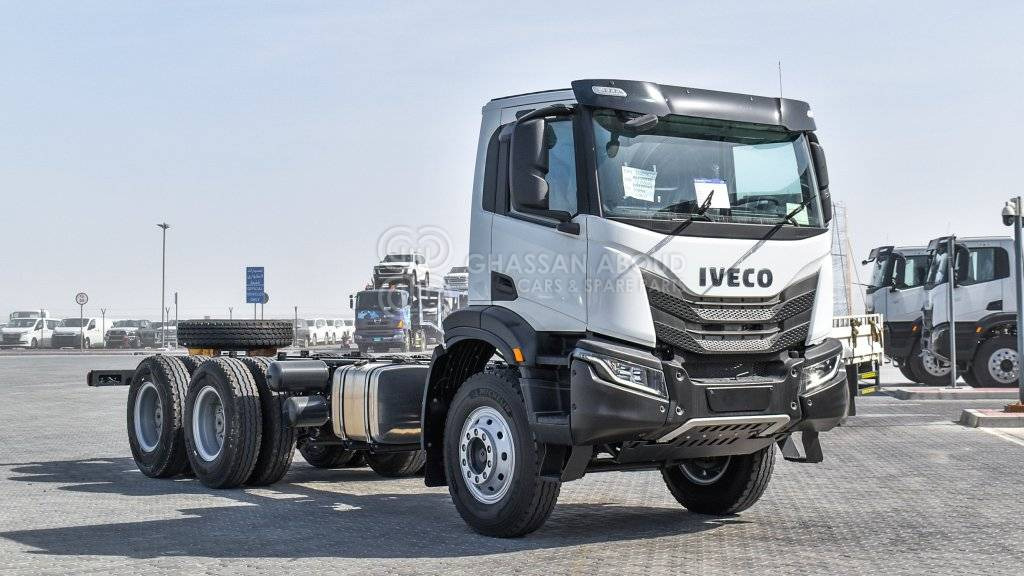 IVECO T-WAY Chassis 6×4 AD380T47H WHEELBASE 4500 MY24 - Camión chasis: foto 3 IVECO T-WAY Chassis 6×4 AD380T47H WHEELBASE 4500 MY24 - Camión chasis: foto 3