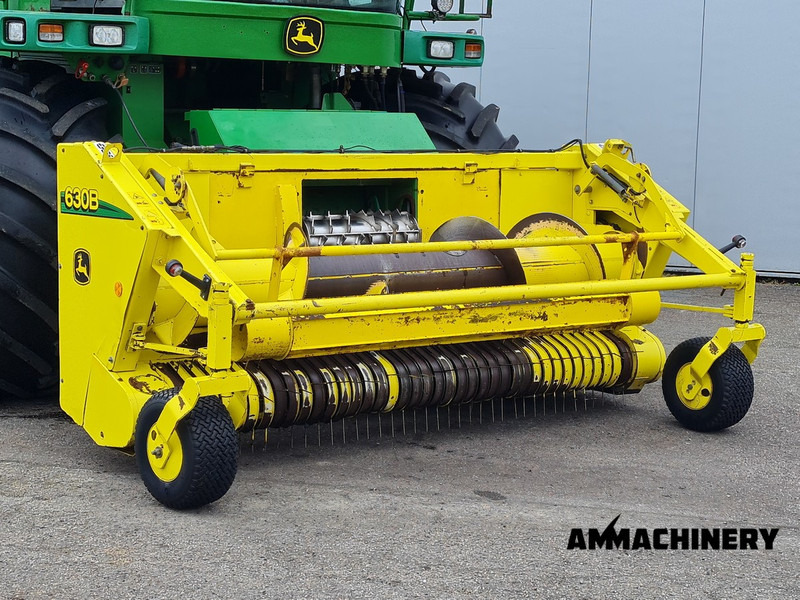 John Deere 7400 forage harvester - Cosechadora de forraje: foto 4 John Deere 7400 forage harvester - Cosechadora de forraje: foto 4