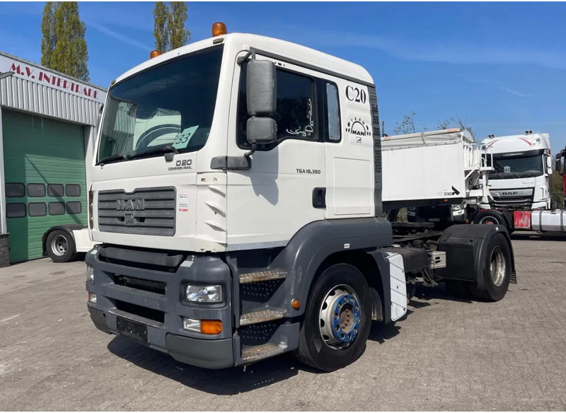 MAN TGA 18.390 Manual - Cabeza tractora: foto 2 MAN TGA 18.390 Manual - Cabeza tractora: foto 2
