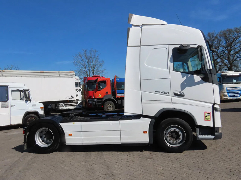 Volvo FH 460 YV2RTY0A3JB867622, FRIGO, 2X FUEL TANK, frigo, EURO6 - Cabeza tractora: foto 4 Volvo FH 460 YV2RTY0A3JB867622, FRIGO, 2X FUEL TANK, frigo, EURO6 - Cabeza tractora: foto 4