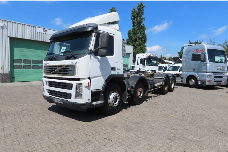 Camión chasis Volvo FM 380 8x4 FULL SPRING. 100% condition!: foto 1