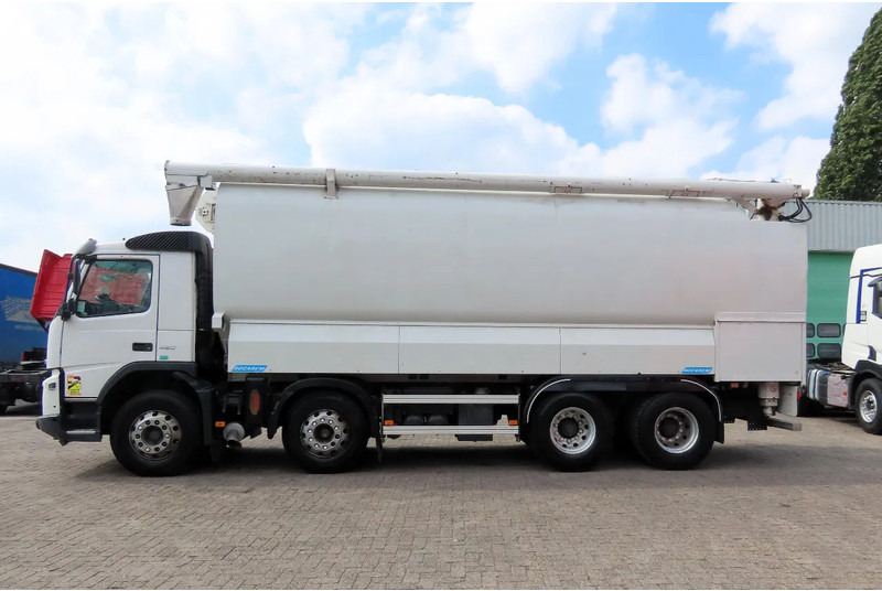 Volvo FMX 450 8x4 AUGER, radio control, 7 COMP. Full Volvo Service! . EXCELLENT condition - Camión cisterna: foto 5 Volvo FMX 450 8x4 AUGER, radio control, 7 COMP. Full Volvo Service! . EXCELLENT condition - Camión cisterna: foto 5