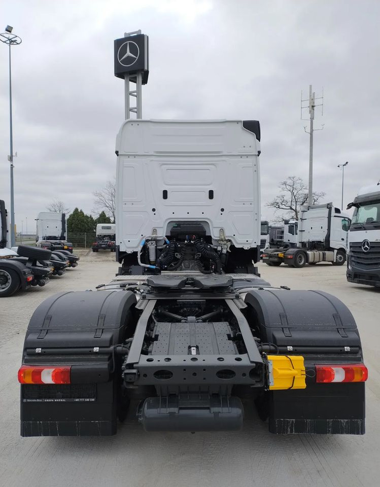 Mercedes-Benz Actros - Cabeza tractora: foto 4 Mercedes-Benz Actros - Cabeza tractora: foto 4