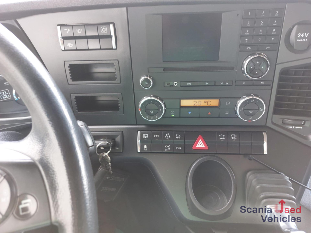 MERCEDES-BENZ Actros 1845 LS 4X2 SILOZUG komplett (2017+2016) - Cabeza tractora: foto 4 MERCEDES-BENZ Actros 1845 LS 4X2 SILOZUG komplett (2017+2016) - Cabeza tractora: foto 4