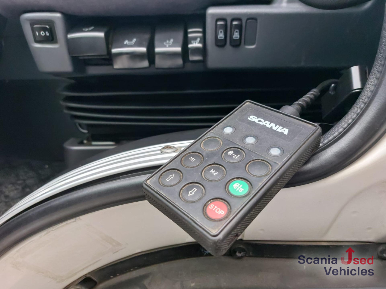 SCANIA P 280 DB4x2MNA Koffer Ladebordwand - Camión caja cerrada: foto 4 SCANIA P 280 DB4x2MNA Koffer Ladebordwand - Camión caja cerrada: foto 4