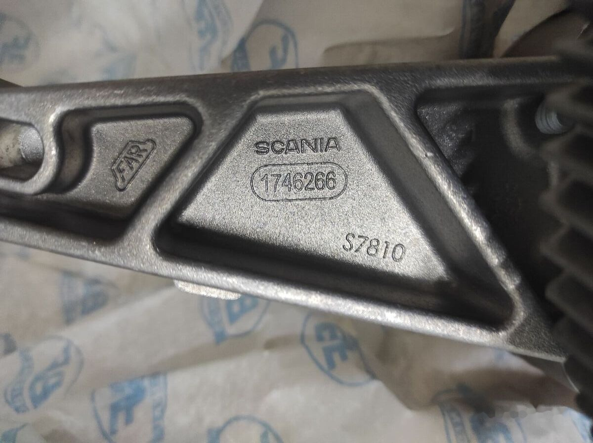 Scania 1746266 Scania truck - Bomba de aceite para Camión: foto 2 Scania 1746266 Scania truck - Bomba de aceite para Camión: foto 2