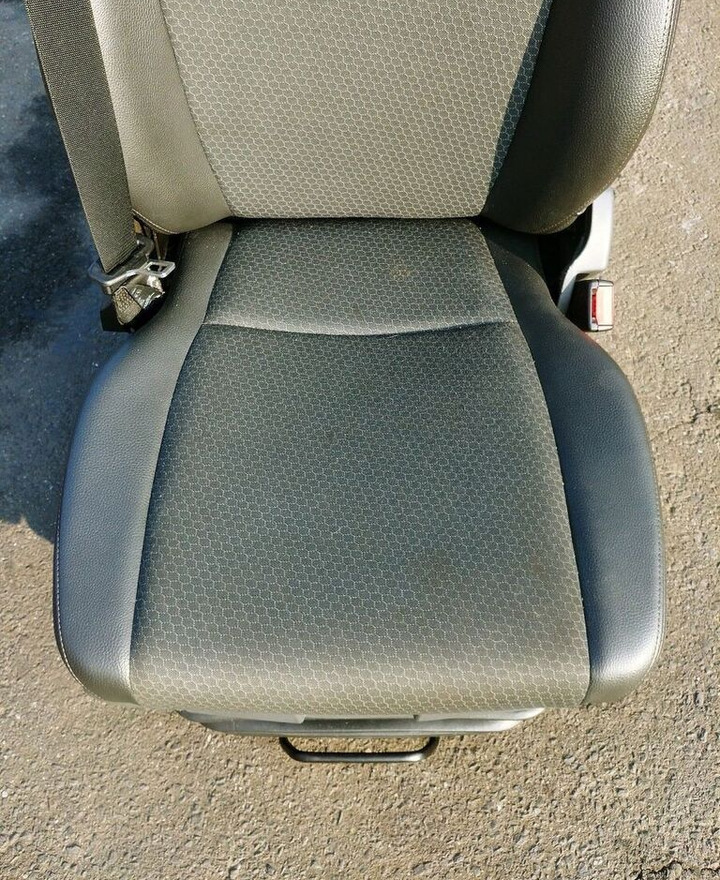 Scania DRIVERS RIGHT SIDE WITH BELT AND LIFT - Asiento para Camión: foto 3 Scania DRIVERS RIGHT SIDE WITH BELT AND LIFT - Asiento para Camión: foto 3