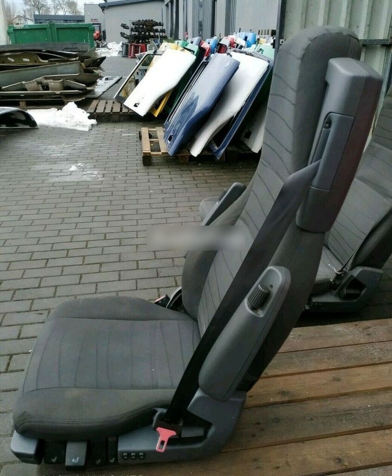 Scania PNEUMATIC , AIR , "PILOT " WITH LEFT ARMREST - Asiento para Camión: foto 2 Scania PNEUMATIC , AIR , "PILOT " WITH LEFT ARMREST - Asiento para Camión: foto 2