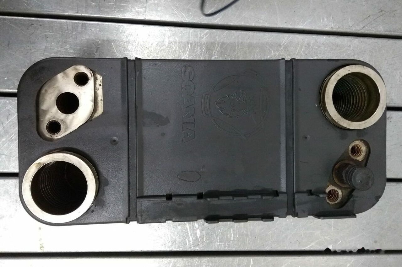 Scania RETARDER , OLD AND NEW TYPE 1804210, 2155059 - Enfriador de aceite para Camión: foto 3 Scania RETARDER , OLD AND NEW TYPE 1804210, 2155059 - Enfriador de aceite para Camión: foto 3