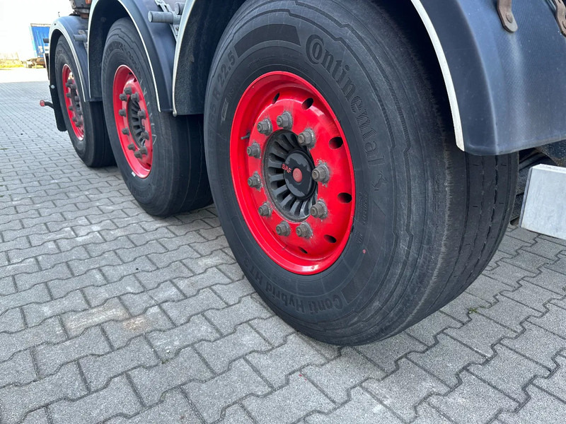 Semirremolque portacontenedore/ Intercambiable Burg 20FT ADR (EX/II, EX/III, FL, AT), Leergewicht: 3.690kg, SAF INTRADISC, 2x liftaxle, ALCOA, NL-Chassis, APK/ADR: 08-2025: foto 12