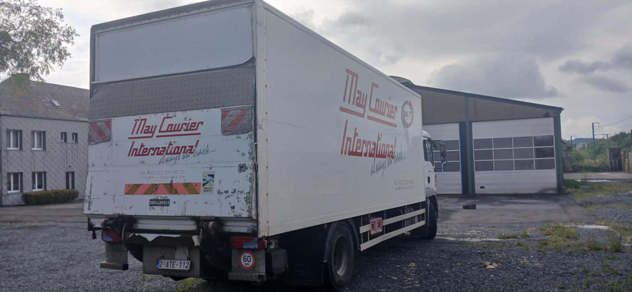 MAN TGM 18.280 4x2 BL - Camión caja cerrada: foto 3 MAN TGM 18.280 4x2 BL - Camión caja cerrada: foto 3