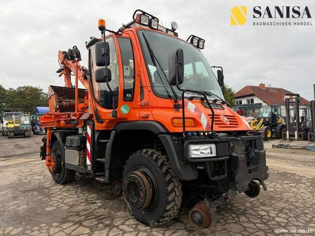 Unimog U400/ Zweiwege/ Rail/ Gleis/Mulag - Vehículo municipal: foto 2 Unimog U400/ Zweiwege/ Rail/ Gleis/Mulag - Vehículo municipal: foto 2