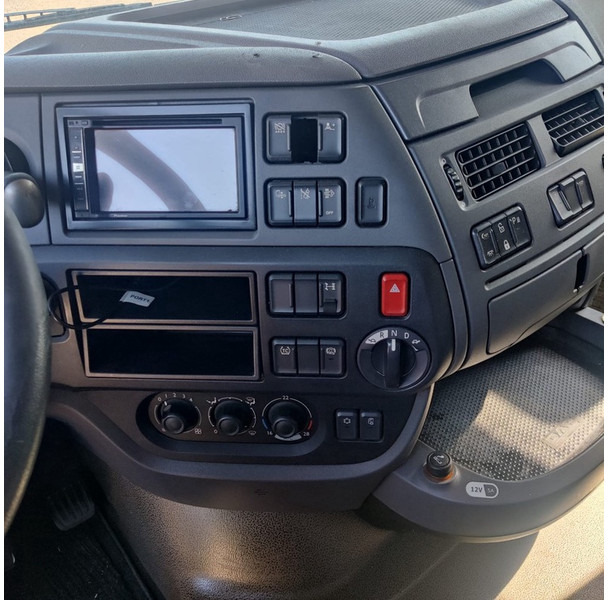 Cabeza tractora DAF 440: foto 9