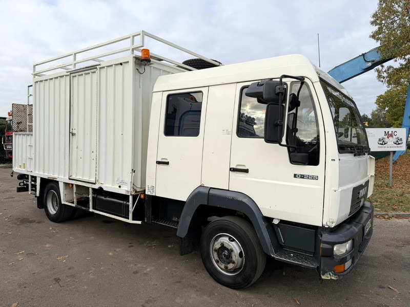 MAN 10.225 LC CLOSED BOX / KOFFER - DOKA - MANUAL GEARBOX - *344.000km* - STEEL SPRING / BLATT / LAMES - BE TRUCK - Camión caja cerrada: foto 1 MAN 10.225 LC CLOSED BOX / KOFFER - DOKA - MANUAL GEARBOX - *344.000km* - STEEL SPRING / BLATT / LAMES - BE TRUCK - Camión caja cerrada: foto 1