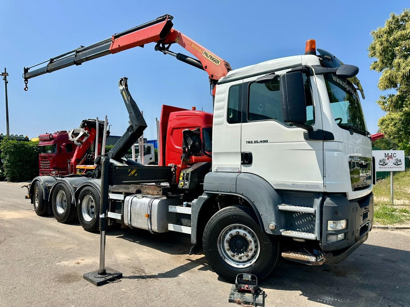 MAN TGS 35.400 8x4 TRIDEM HOOKLIFT T22 + CRANE PALFINGER PK 18001 EH + RADIO - EURO 5 - LIFT/STEERING AXLE - BE TRUCK - Camión multibasculante, Camión grúa: foto 1 MAN TGS 35.400 8x4 TRIDEM HOOKLIFT T22 + CRANE PALFINGER PK 18001 EH + RADIO - EURO 5 - LIFT/STEERING AXLE - BE TRUCK - Camión multibasculante, Camión grúa: foto 1