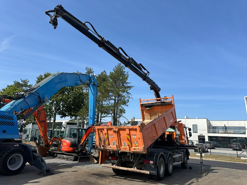 Renault KERAX 380 DXI 6x4 TIPPER + CRANE HIAB 144 B-3 - RADIO - *246.000km* - RETARDER - BORDMATIC - EURO 5 - Camión volquete, Camión grúa: foto 5 Renault KERAX 380 DXI 6x4 TIPPER + CRANE HIAB 144 B-3 - RADIO - *246.000km* - RETARDER - BORDMATIC - EURO 5 - Camión volquete, Camión grúa: foto 5