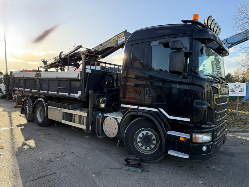 Scania G420 6x2 TIPPER + CRANE PALFINGER PK22002 C (4x) + GRABBER - LIFT + STEERING AXLE - DAMAGED CRANE - Camión volquete, Camión grúa: foto 1 Scania G420 6x2 TIPPER + CRANE PALFINGER PK22002 C (4x) + GRABBER - LIFT + STEERING AXLE - DAMAGED CRANE - Camión volquete, Camión grúa: foto 1