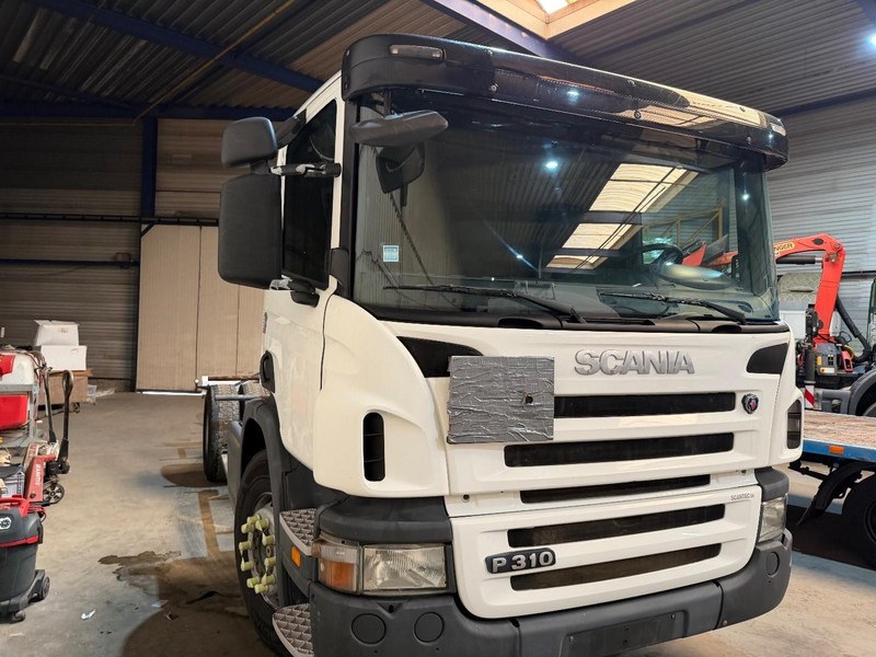 Scania P310 4x2 CHASSIS - ADR (ex tanker) - *322.000km* - AIR SUSPENSION - MANUAL - BE TRUCK - Camión chasis: foto 2 Scania P310 4x2 CHASSIS - ADR (ex tanker) - *322.000km* - AIR SUSPENSION - MANUAL - BE TRUCK - Camión chasis: foto 2
