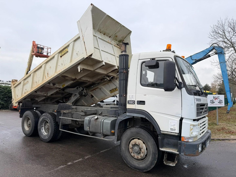 Volvo FM 380 6X4 2 WAY TIPPER + BORDMATIC / 2 SEITEN KIPPER - 13T AXLES - MANUAL 12 (3+3) - BIG AXLES HUB REDUCTION - STEEL SPRING - Camión volquete: foto 1 Volvo FM 380 6X4 2 WAY TIPPER + BORDMATIC / 2 SEITEN KIPPER - 13T AXLES - MANUAL 12 (3+3) - BIG AXLES HUB REDUCTION - STEEL SPRING - Camión volquete: foto 1
