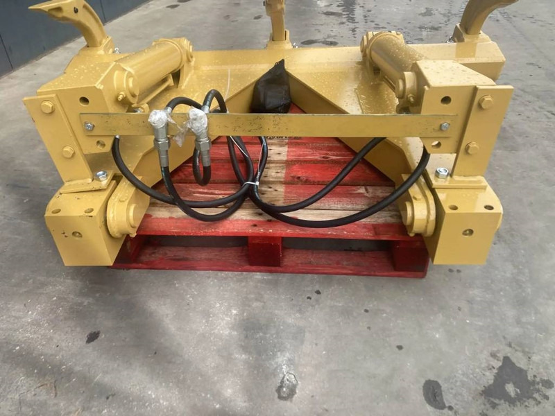 Cat D5N Ripper - Implemento para Maquinaria de construcción: foto 4 Cat D5N Ripper - Implemento para Maquinaria de construcción: foto 4