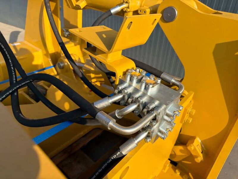 Cat D8R Multi Shank Ripper - Implemento para Maquinaria de construcción: foto 3 Cat D8R Multi Shank Ripper - Implemento para Maquinaria de construcción: foto 3