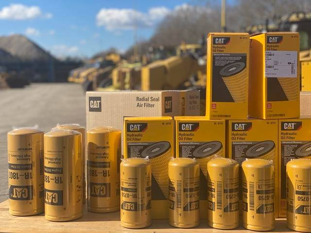 Cat Small - After 250 Working Hours - Implemento para Maquinaria de construcción: foto 1 Cat Small - After 250 Working Hours - Implemento para Maquinaria de construcción: foto 1