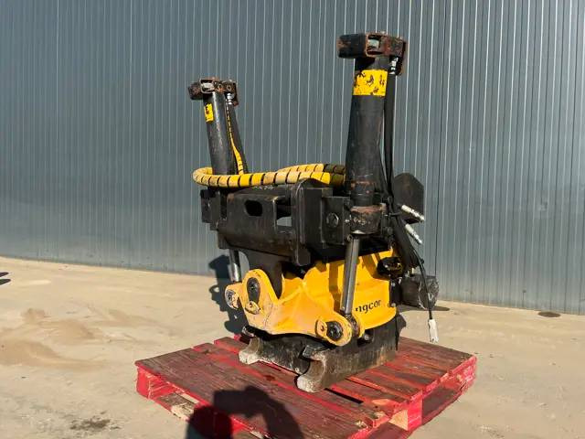 Engcon EC30-S70-S70-SS9 / S70 - Implemento para Maquinaria de construcción: foto 1 Engcon EC30-S70-S70-SS9 / S70 - Implemento para Maquinaria de construcción: foto 1