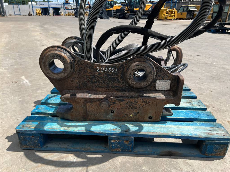 OilQuick OQ70/55 323E - Acoplamiento rápido para Maquinaria de construcción: foto 4 OilQuick OQ70/55 323E - Acoplamiento rápido para Maquinaria de construcción: foto 4