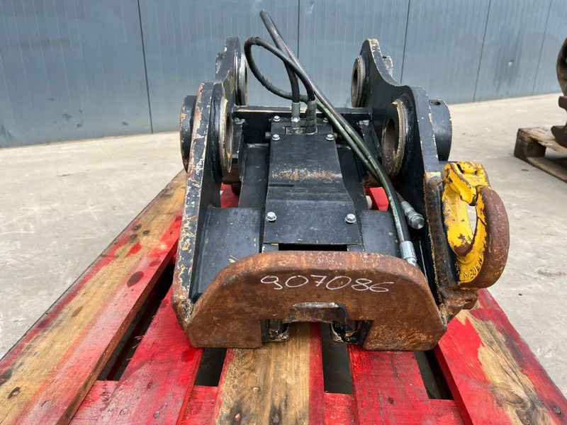 Volvo S1 - 323D - Acoplamiento rápido para Maquinaria de construcción: foto 2 Volvo S1 - 323D - Acoplamiento rápido para Maquinaria de construcción: foto 2