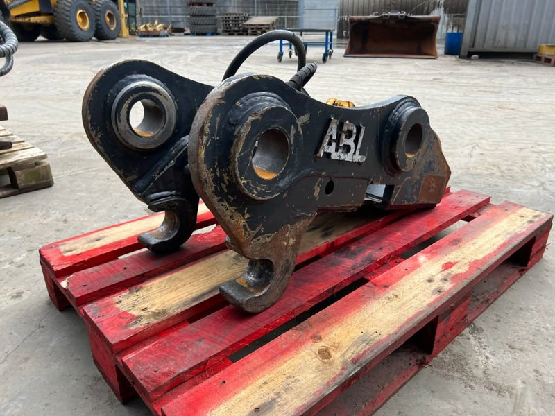 Volvo S1 - 323D - Acoplamiento rápido para Maquinaria de construcción: foto 5 Volvo S1 - 323D - Acoplamiento rápido para Maquinaria de construcción: foto 5