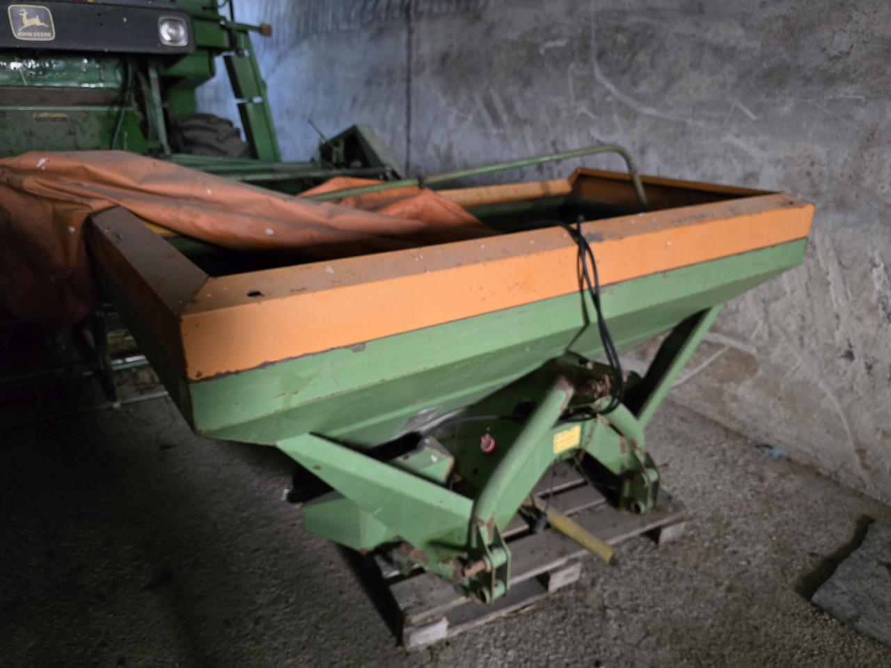 AMAZONE ZA-U 1501 - Esparcidor de fertilizantes: foto 4 AMAZONE ZA-U 1501 - Esparcidor de fertilizantes: foto 4