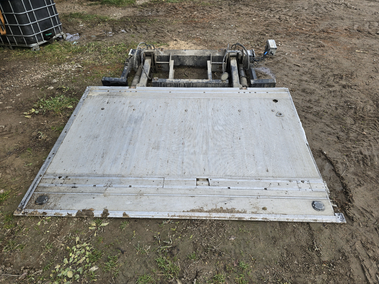 BAR Cargolift BC 1500S4 -B1A/2409--A0- - Trampilla elevadora: foto 3 BAR Cargolift BC 1500S4 -B1A/2409--A0- - Trampilla elevadora: foto 3