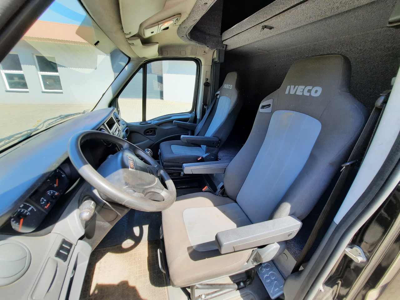 Iveco DAILY 35S11 podnośnik koszowy - Remolque plataforma/ Caja abierta: foto 5 Iveco DAILY 35S11 podnośnik koszowy - Remolque plataforma/ Caja abierta: foto 5