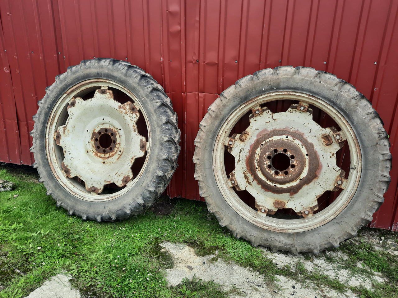 KLEBER Super 3 11.2 R44 - Rueda completa para Maquinaria agrícola: foto 2 KLEBER Super 3 11.2 R44 - Rueda completa para Maquinaria agrícola: foto 2