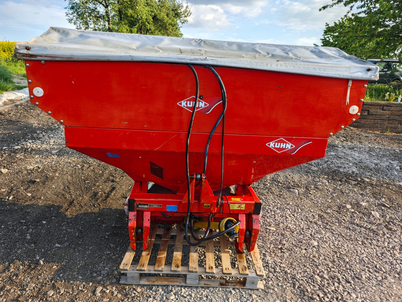 KUHN MDS 921 Multi-Disc-System 1700 L - Esparcidor de fertilizantes: foto 3 KUHN MDS 921 Multi-Disc-System 1700 L - Esparcidor de fertilizantes: foto 3