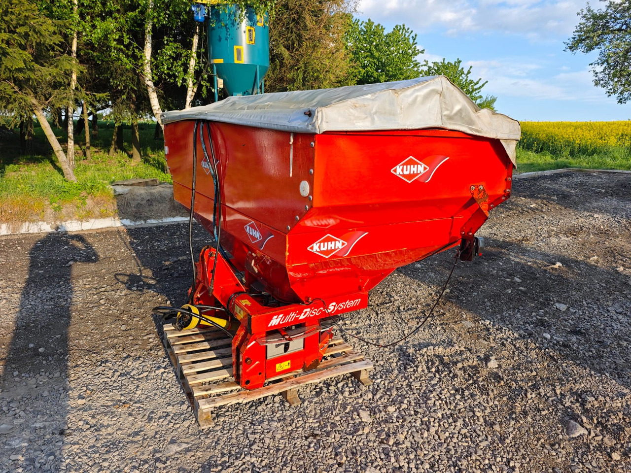 KUHN MDS 921 Multi-Disc-System 1700 L - Esparcidor de fertilizantes: foto 2 KUHN MDS 921 Multi-Disc-System 1700 L - Esparcidor de fertilizantes: foto 2