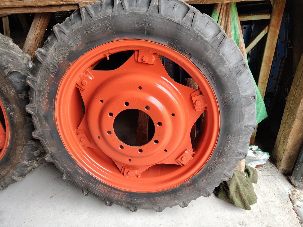 Kleber, Taurus 11.2 R32 (270/95 R32), 9.5 R48 - Rueda completa para Maquinaria agrícola: foto 4 Kleber, Taurus 11.2 R32 (270/95 R32), 9.5 R48 - Rueda completa para Maquinaria agrícola: foto 4