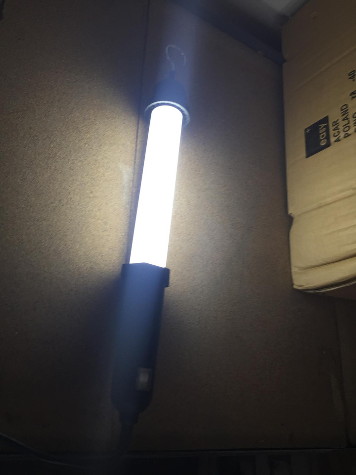 Lampa warsztatowa na 5 metrowym przewodzie zasilającym - Equipo de taller: foto 2 Lampa warsztatowa na 5 metrowym przewodzie zasilającym - Equipo de taller: foto 2