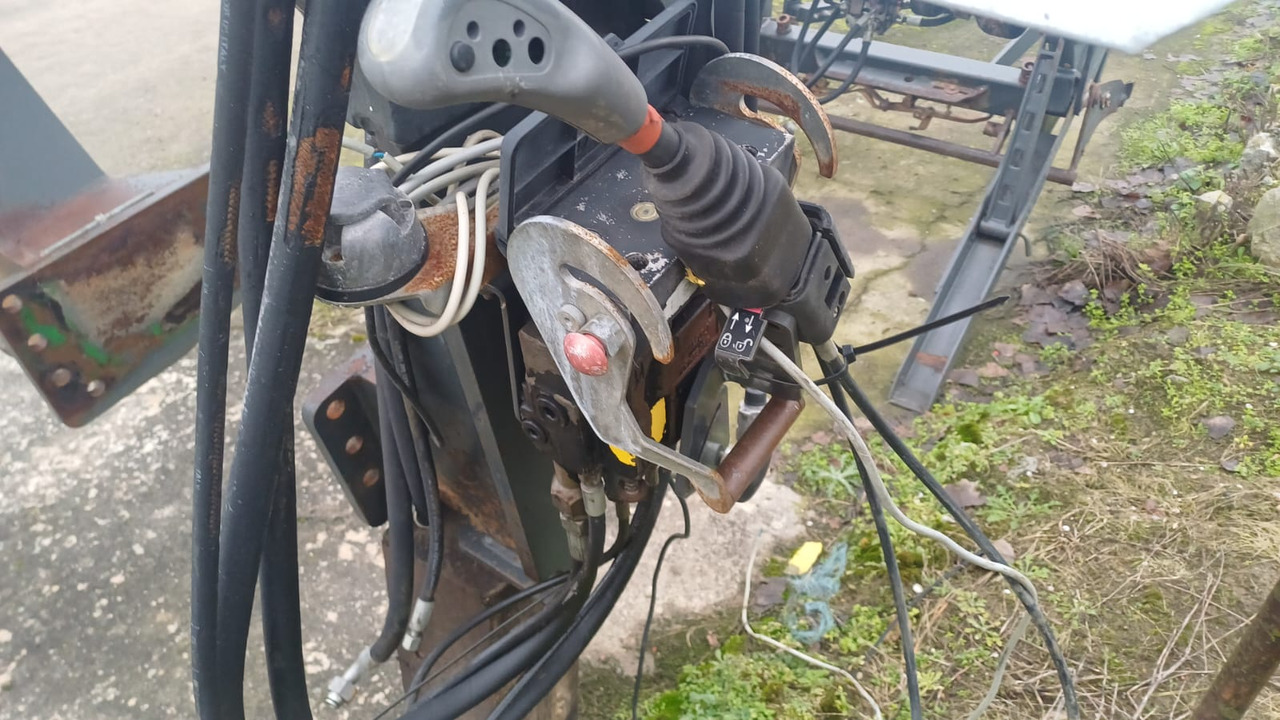 MANIP MP85A - Cargador frontal para tractor: foto 2 MANIP MP85A - Cargador frontal para tractor: foto 2