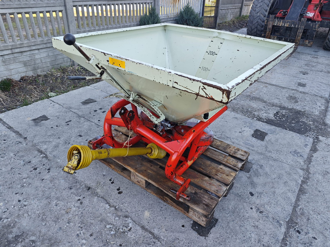 RAUCH Komet 450 L - Esparcidor de fertilizantes: foto 1 RAUCH Komet 450 L - Esparcidor de fertilizantes: foto 1
