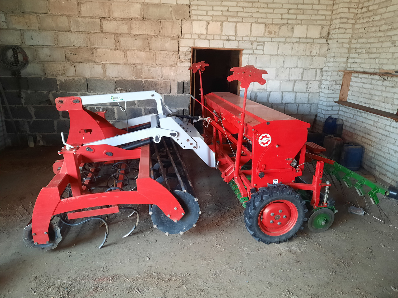 UNIA POZNANIAK 370/2.7L + ARAMIS 2,7R - Combinado de siembra: foto 3 UNIA POZNANIAK 370/2.7L + ARAMIS 2,7R - Combinado de siembra: foto 3