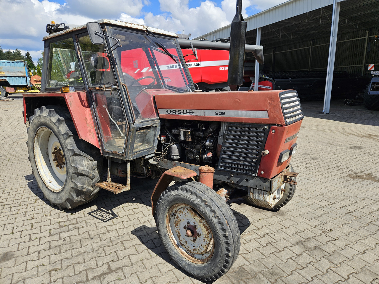 Tractor Ursus C-385: foto 1