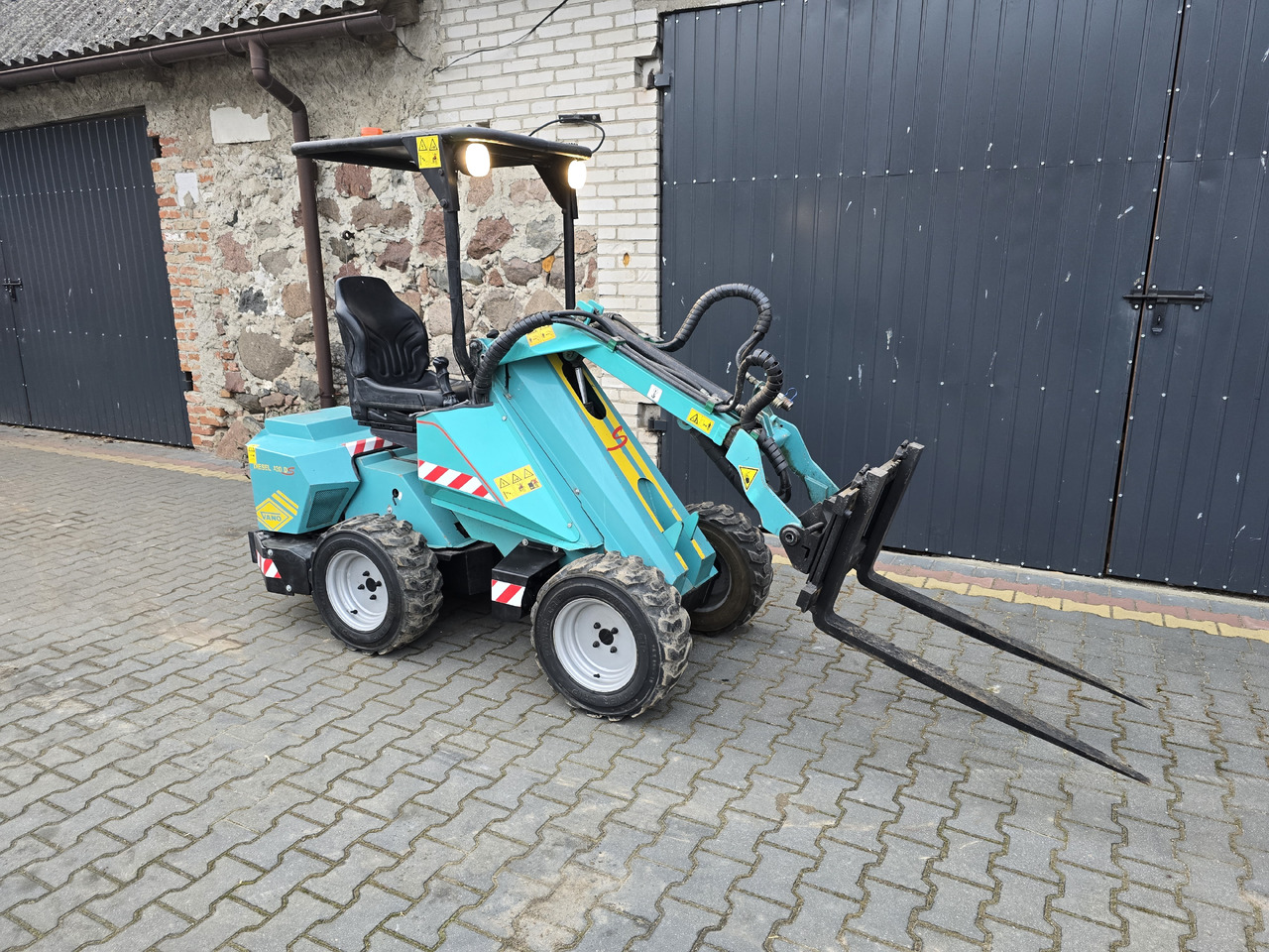 VANO DIESEL 120 DS - Minicargadora: foto 2 VANO DIESEL 120 DS - Minicargadora: foto 2