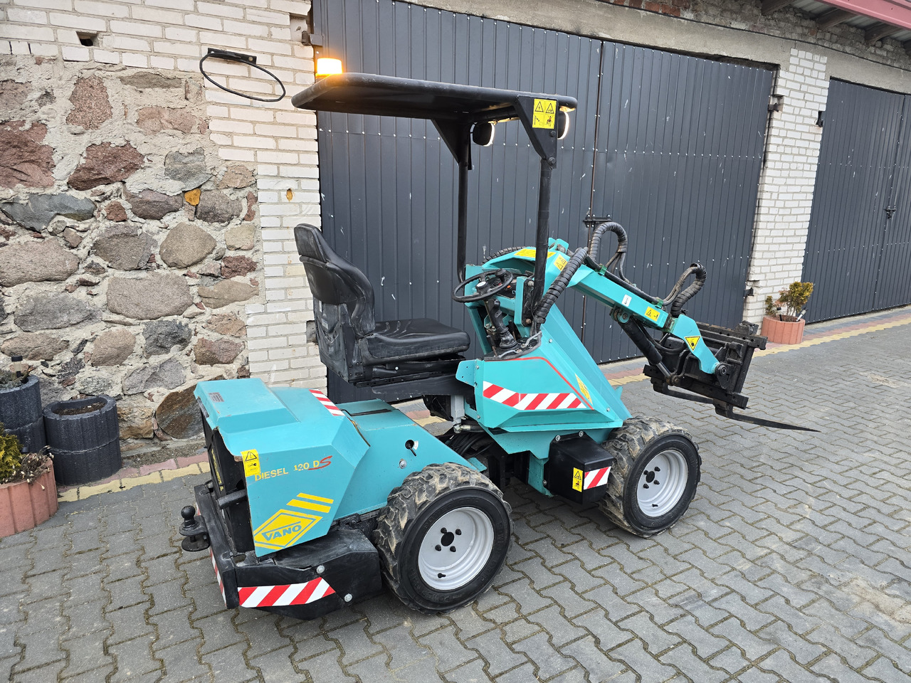 VANO DIESEL 120 DS - Minicargadora: foto 3 VANO DIESEL 120 DS - Minicargadora: foto 3