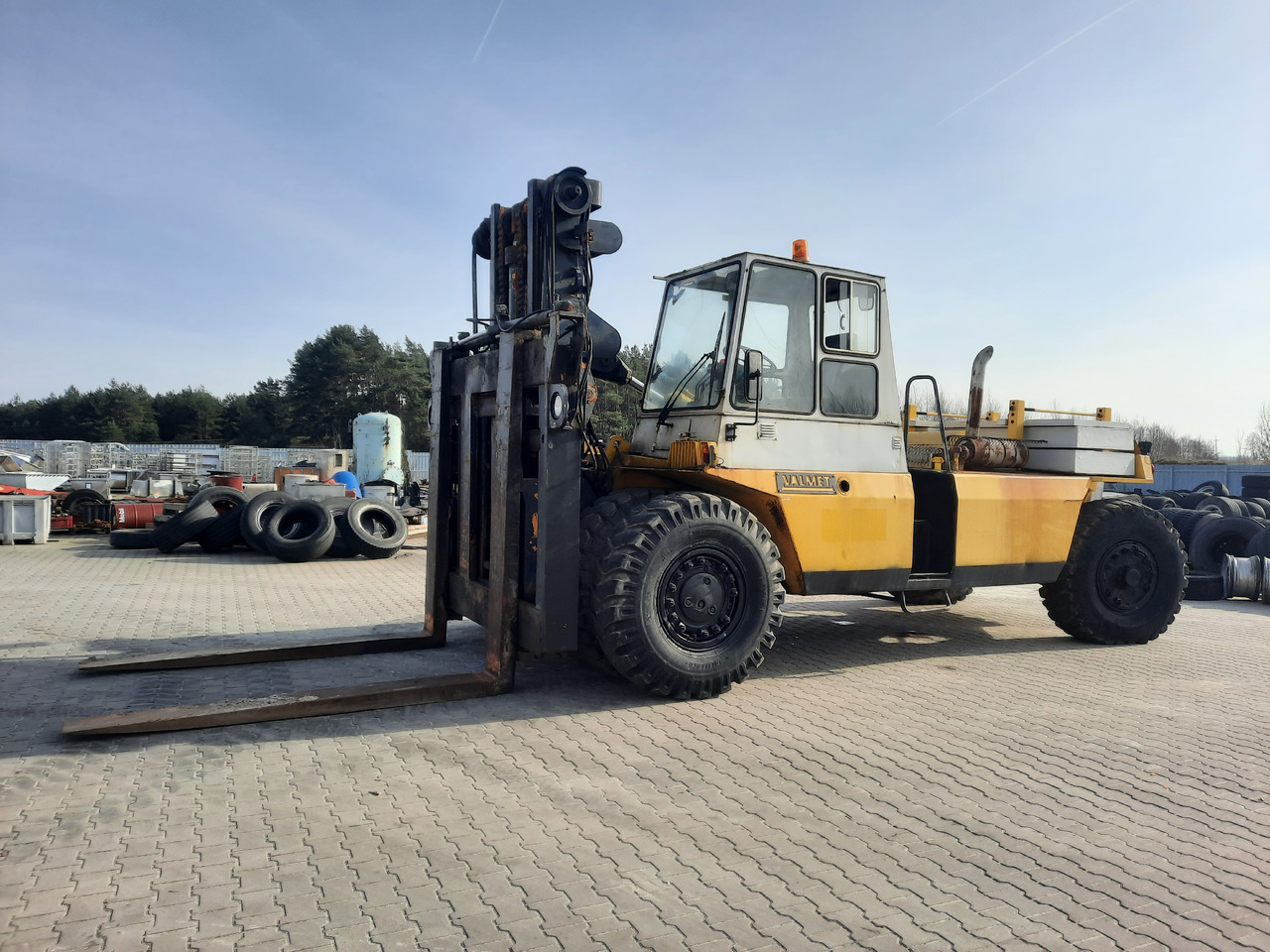 Valmet TD2712 - A25036 - Carretilla para contenedores: foto 1 Valmet TD2712 - A25036 - Carretilla para contenedores: foto 1