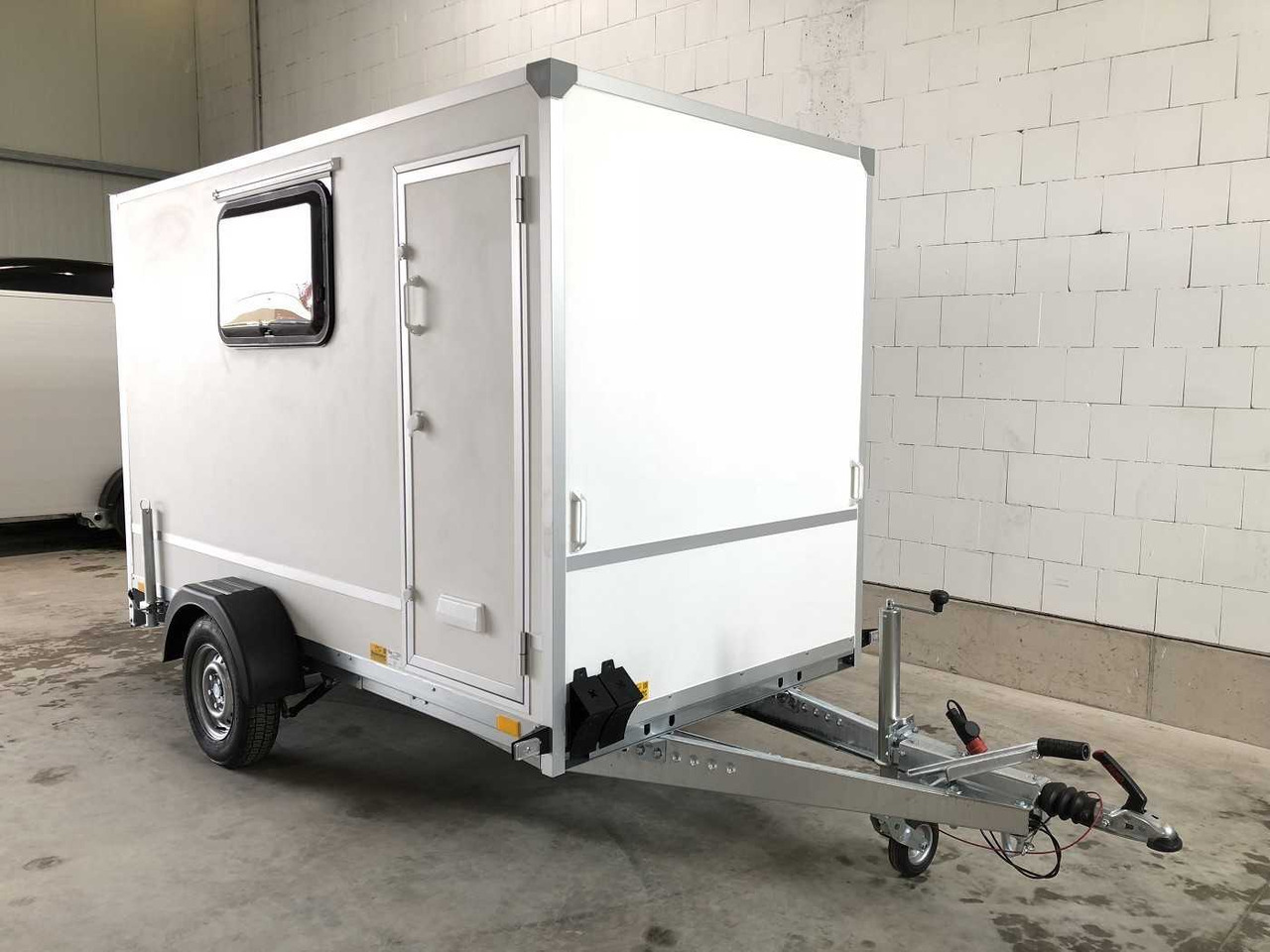 BLYSS F1330HD Rampe Tür 2 Fenster Kofferanhänger - Remolque caja cerrada: foto 4 BLYSS F1330HD Rampe Tür 2 Fenster Kofferanhänger - Remolque caja cerrada: foto 4