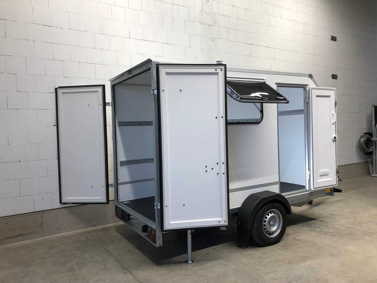 BLYSS F1330HD Seitentür,Fenster,Aero Kofferanhänger - Remolque caja cerrada: foto 2 BLYSS F1330HD Seitentür,Fenster,Aero Kofferanhänger - Remolque caja cerrada: foto 2