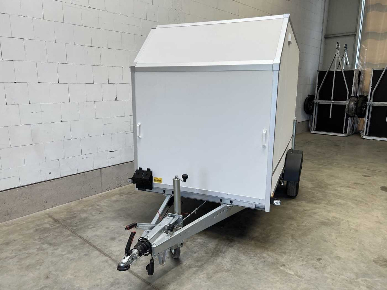 BLYSS F1330HD Seitentür,Fenster,Aero Kofferanhänger - Remolque caja cerrada: foto 4 BLYSS F1330HD Seitentür,Fenster,Aero Kofferanhänger - Remolque caja cerrada: foto 4