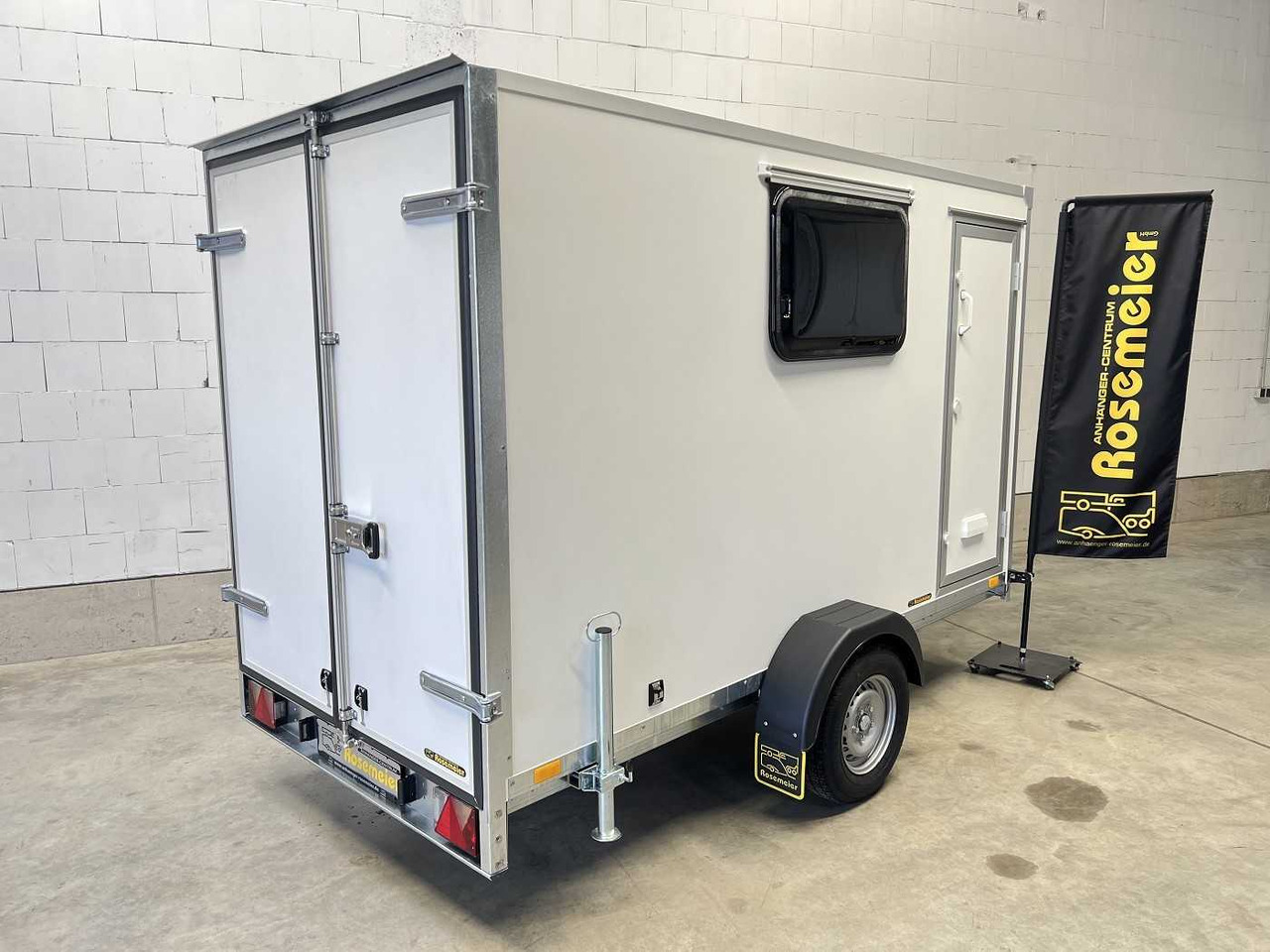 BLYSS F1330HD Seitentür,Fenster Kofferanhänger - Remolque caja cerrada: foto 4 BLYSS F1330HD Seitentür,Fenster Kofferanhänger - Remolque caja cerrada: foto 4