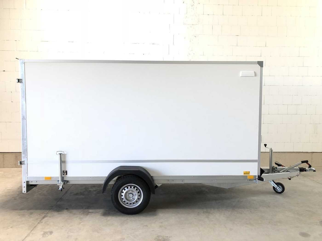 BLYSS F1336HD Kofferanhänger - Remolque caja cerrada: foto 1 BLYSS F1336HD Kofferanhänger - Remolque caja cerrada: foto 1